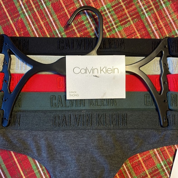 Brand New Calvin Klein Set of 5 Cotton Thongs Underwear Solid Christmas - Picture 4 of 16